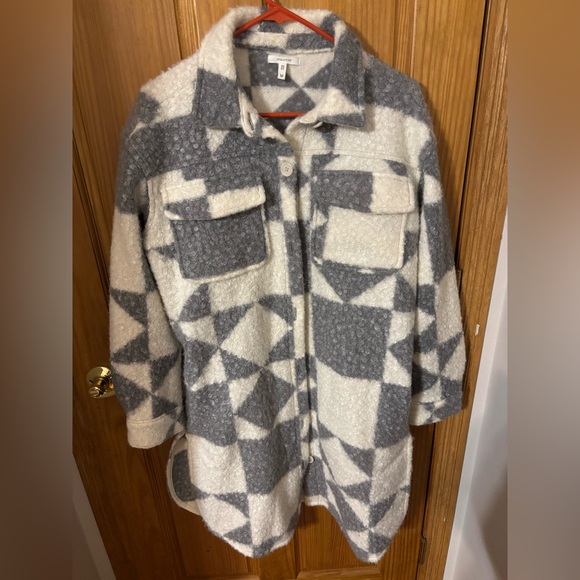 Maurices Grey Geo Longline Shacket - Picture 1 of 4